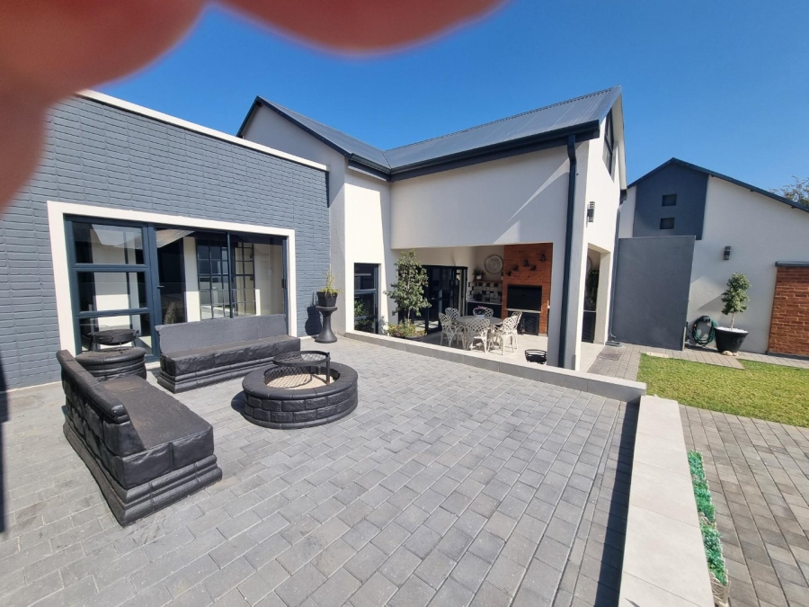 3 Bedroom Property for Sale in Landsmeer Residential Estate North West
